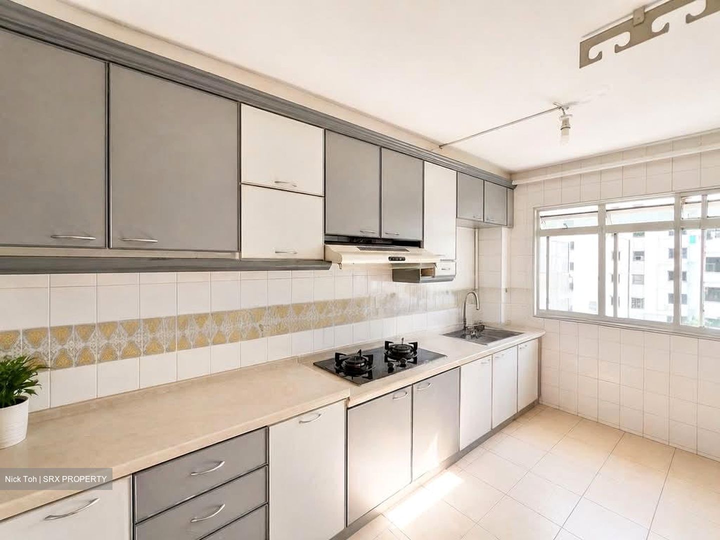 Blk 831 Jurong West Street 81 (Jurong West), HDB Executive #553907721